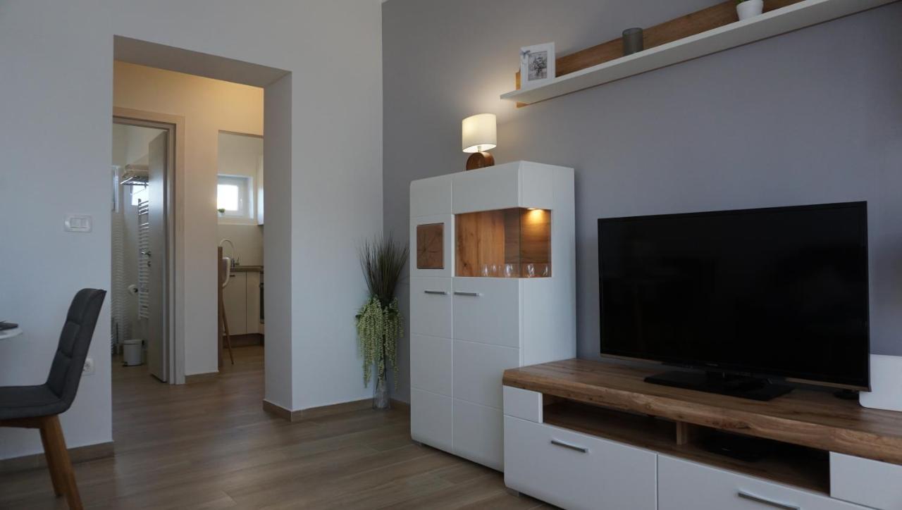Apartman Luka Pula Buitenkant foto