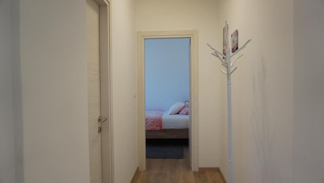 Apartman Luka Pula Buitenkant foto