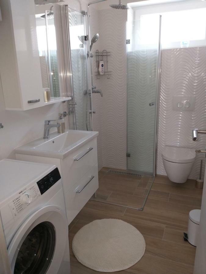 Apartman Luka Pula Buitenkant foto